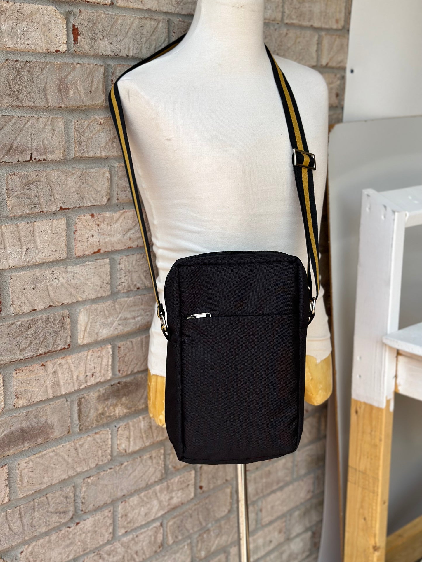 Alpha Phi Alpha (ΑΦΑ) Fraternity, shoulder Crossbody Sling/Shoulder bag Embroidered Organizational Shield in Front