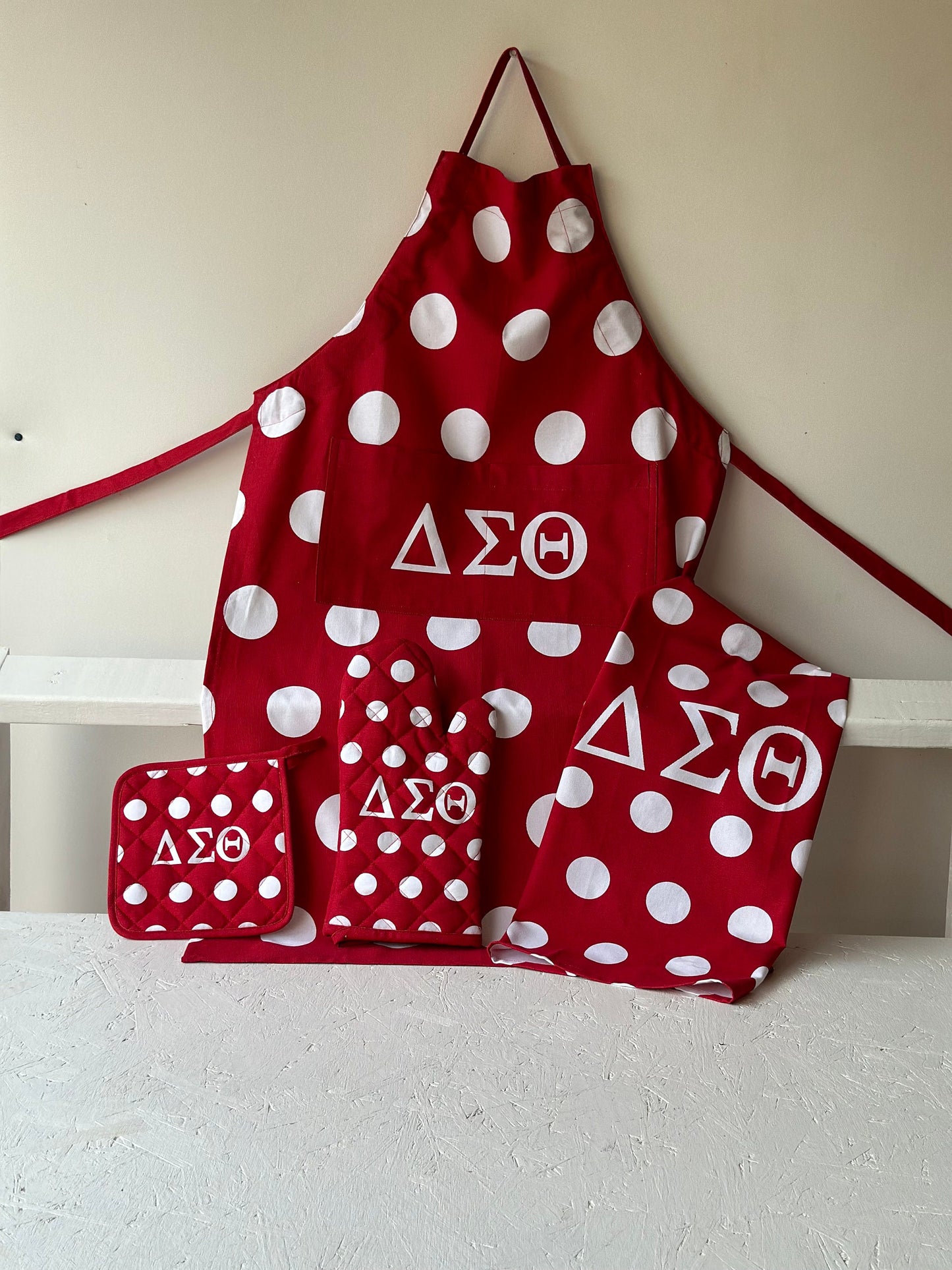 Delta Sigma Theta (DST) BAKER SET- Red & White