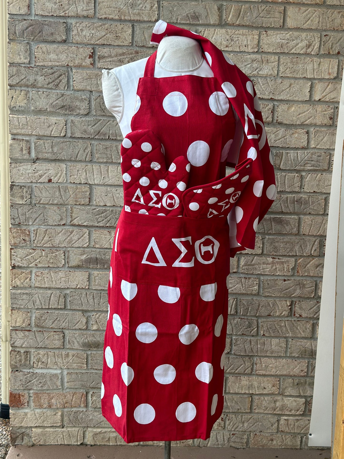 Delta Sigma Theta (DST) BAKER SET- Red & White