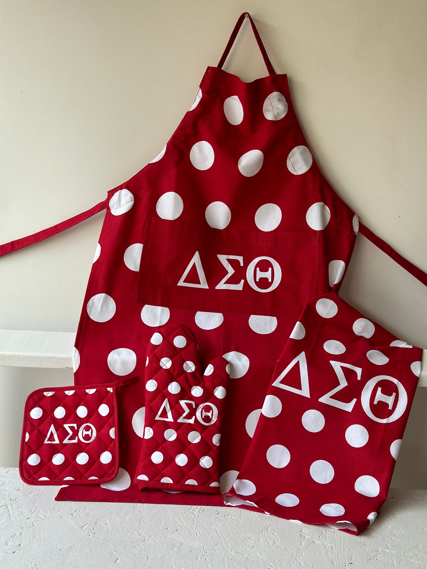 Delta Sigma Theta (DST) BAKER SET- Red & White