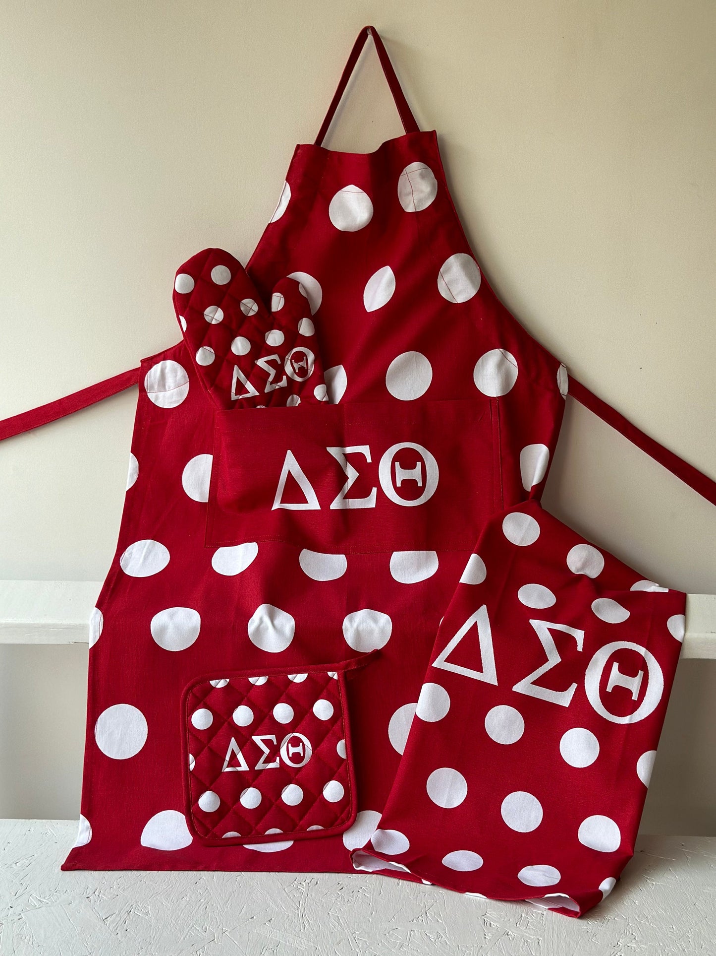 Delta Sigma Theta (DST) BAKER SET- Red & White