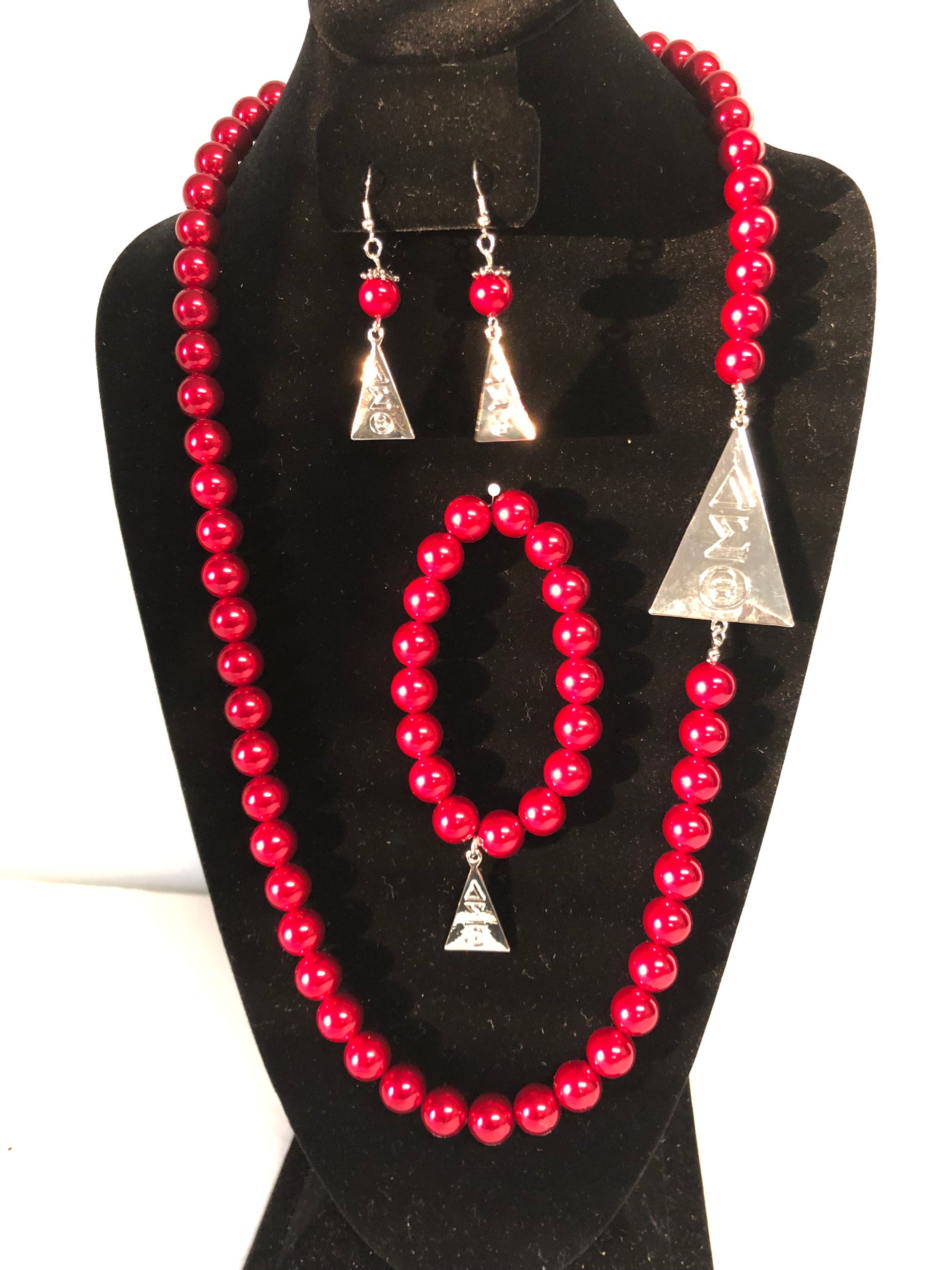 Delta Sigma Theta Pearl set | Red