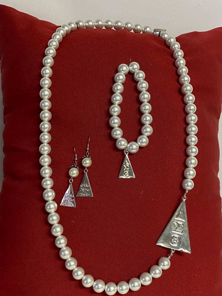 White pearls with silver triangle set 2