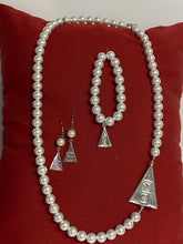 Load image into Gallery viewer, White pearls with silver triangle set 2
